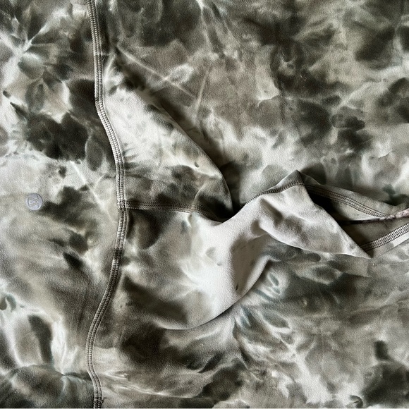 Lululemon Align HR 28” Size 8 Tie-Dye Leggings in Green & Cream - Picture 5 of 5